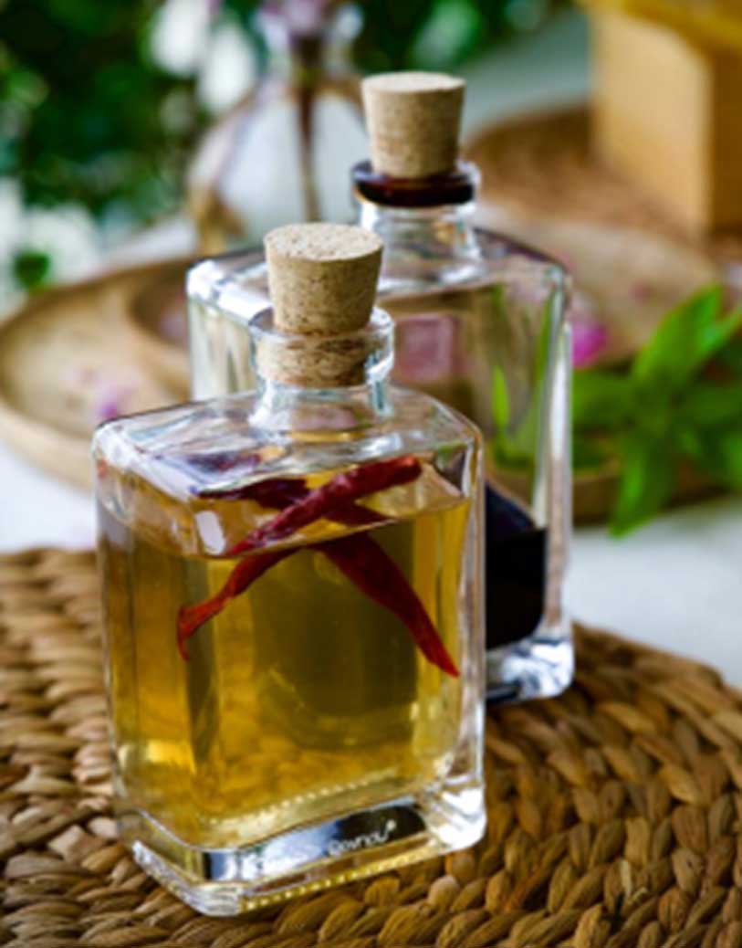 SMALL GLASS BOTTLE WITH WOODEN CORK