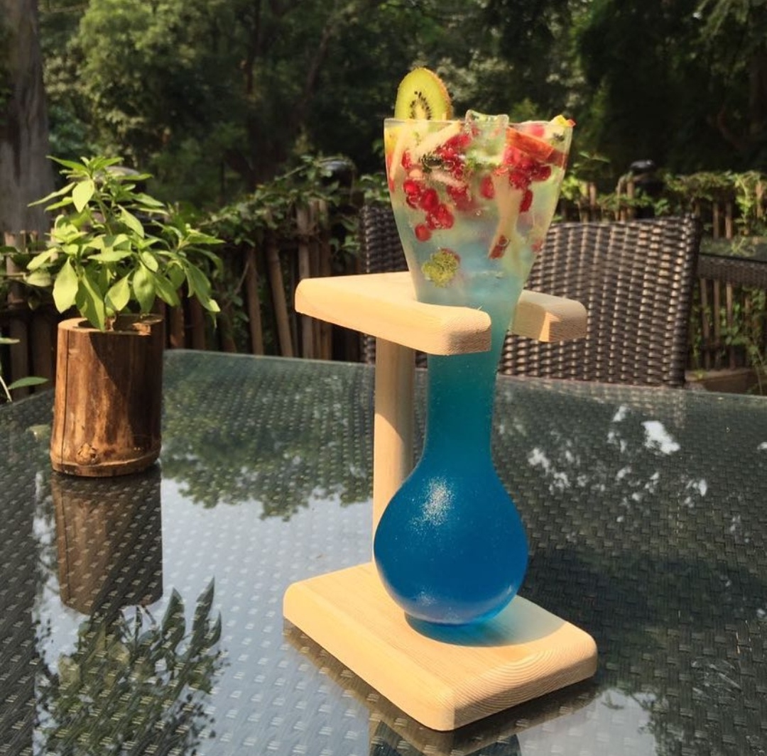 Long  Glass 10 Inch With Stand 900ml 1 Pc